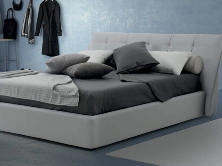 Letto in pelle imbottito Comet di Rimar