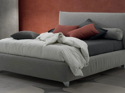 Letto matrimoniale in tessuto imbottito Eden di Rimar