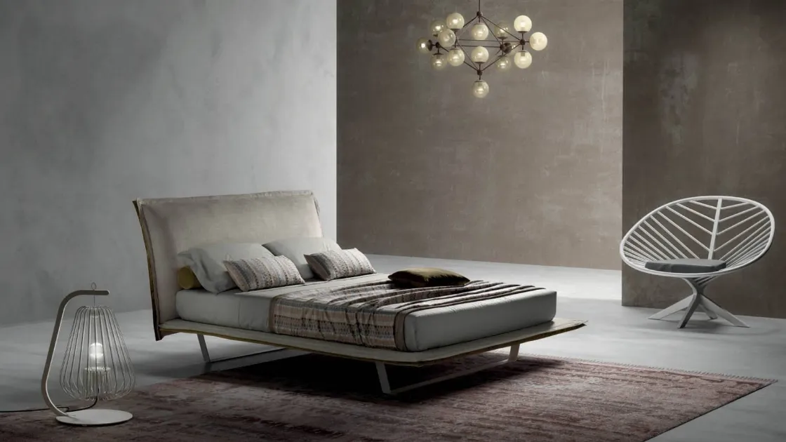 Letto con testiera in tessuto imbottito Honey di Bside