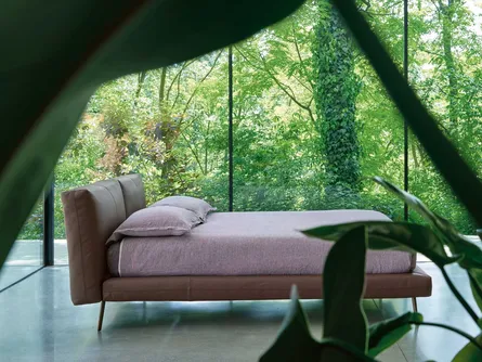 Letto imbottito Kuna di Noctis