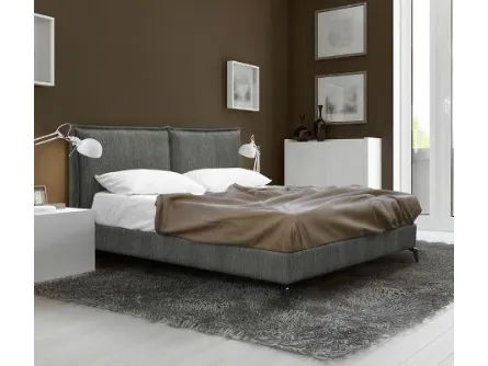 Letto matrimoniale in tessuto con testiera imbottita Pegaso di Salvetti