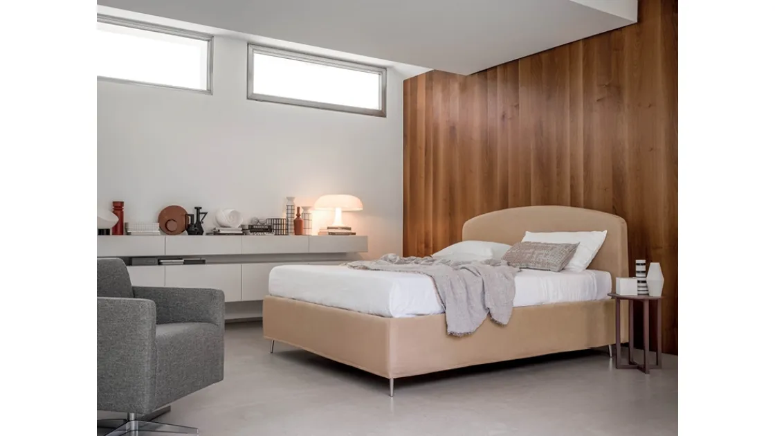 Letto in ecopelle con testiera arrotondata Duse di Rigosalotti