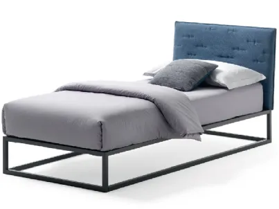 Letto singolo in tessuto imbottito con struttura in metallo Twist di Bside