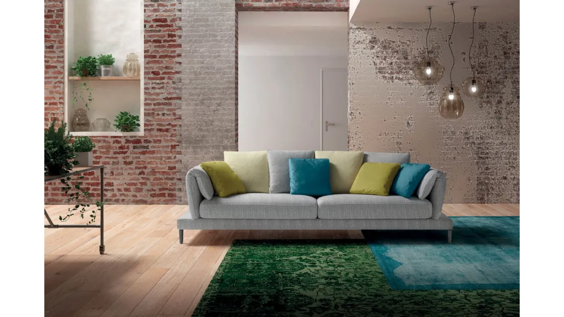 Divano lineare moderno in tessuto Upper Twist di Samoa
